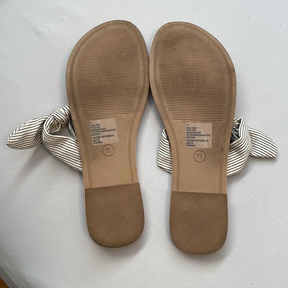 Striped Sandals with blue and white bow - Picture 2 of 2